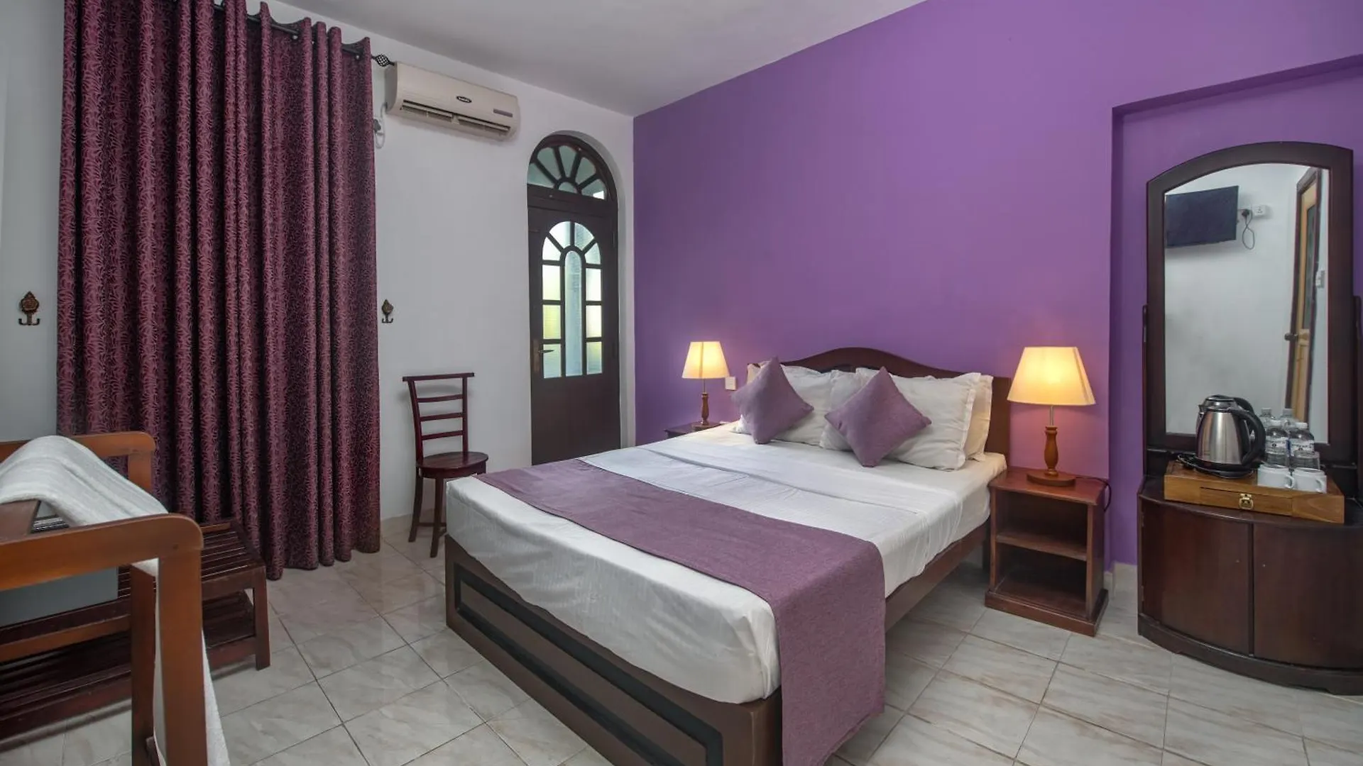 Hotel Ceyloni Lake Residency Kandy
