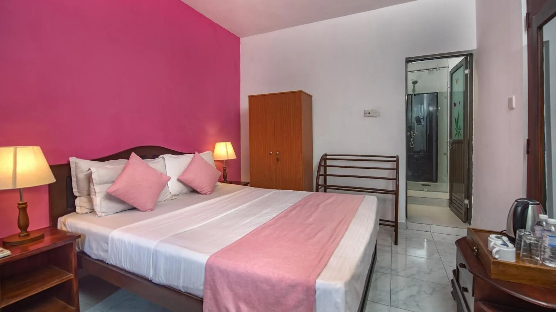 Ceyloni Lake Residency Kandy 2*,