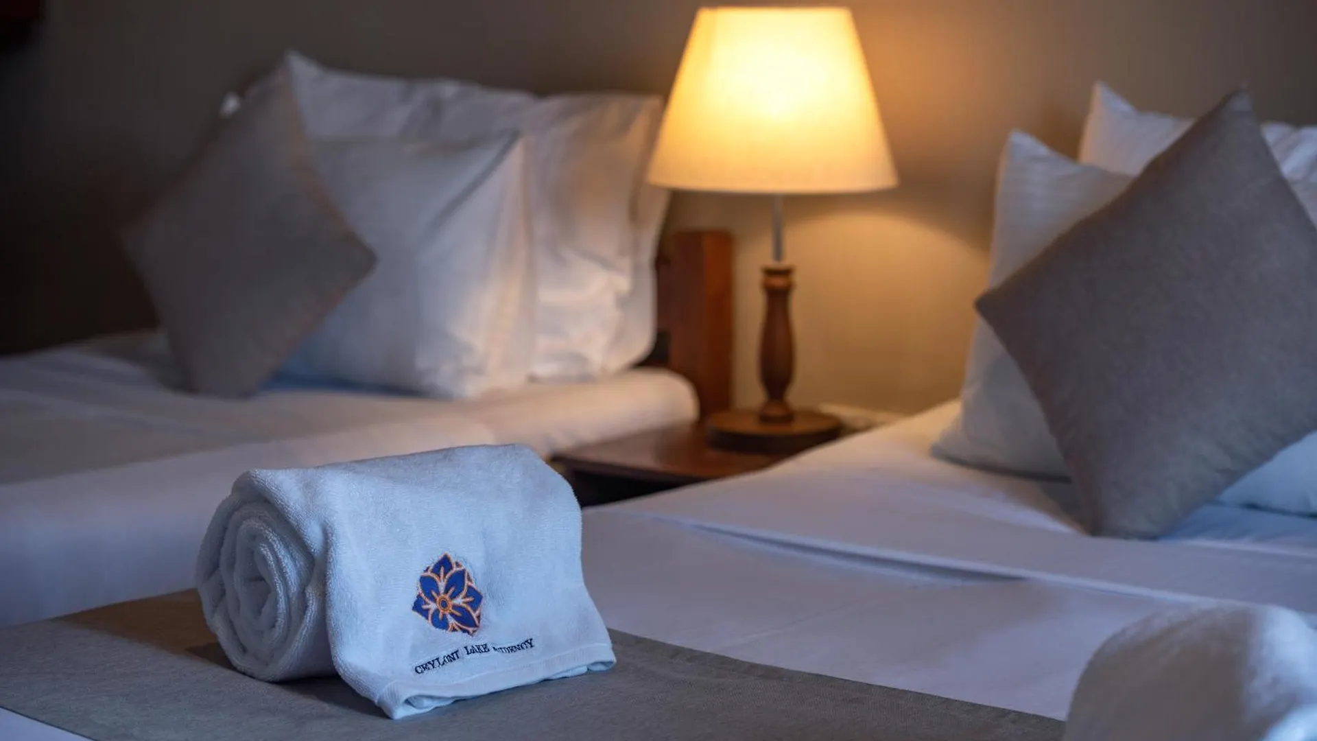 Ceyloni Lake Residency Kandy Hotel