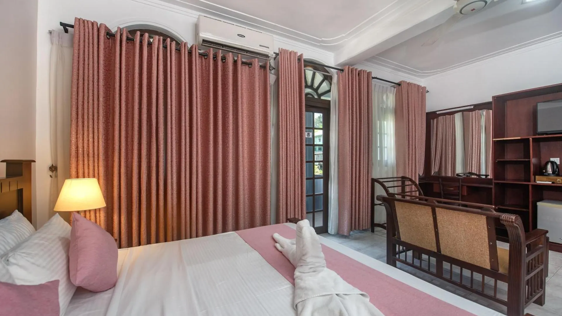 Ceyloni Lake Residency Kandy