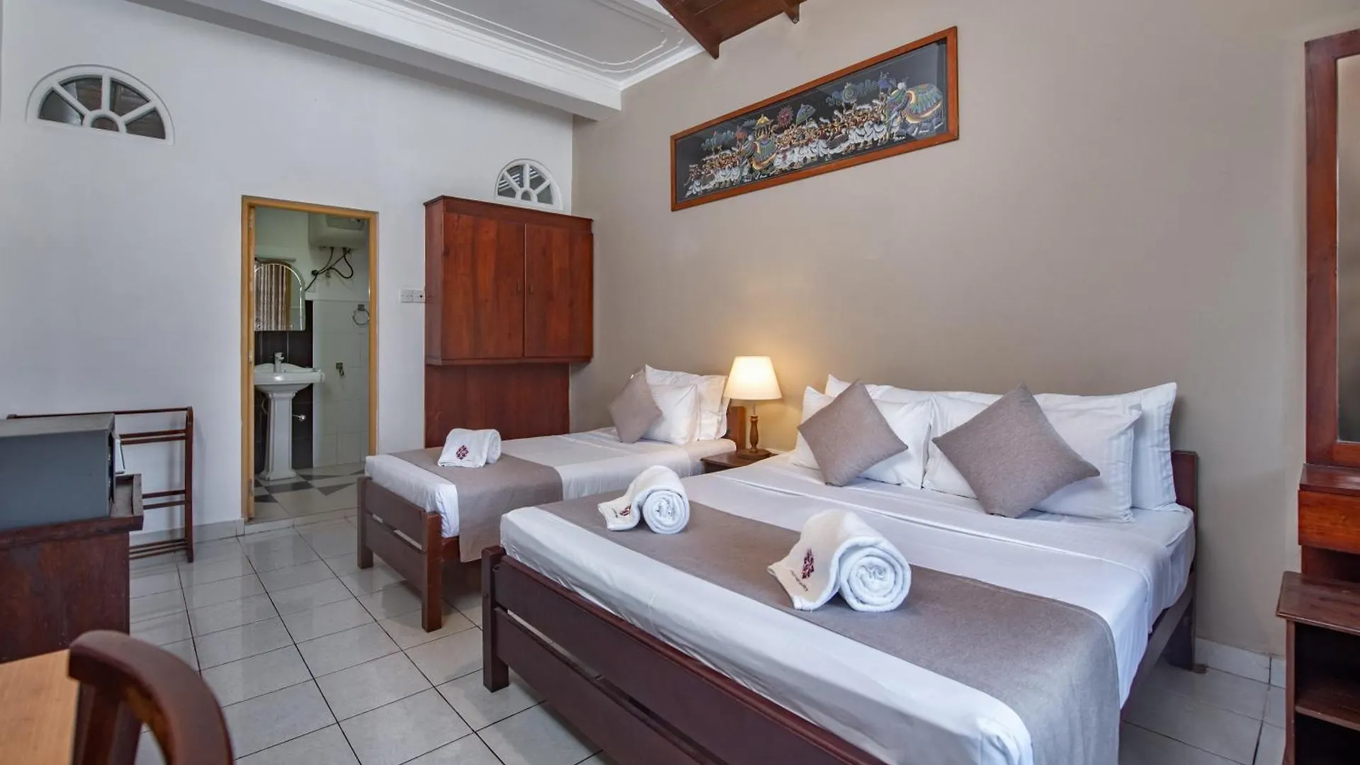 Hotel Ceyloni Lake Residency Kandy